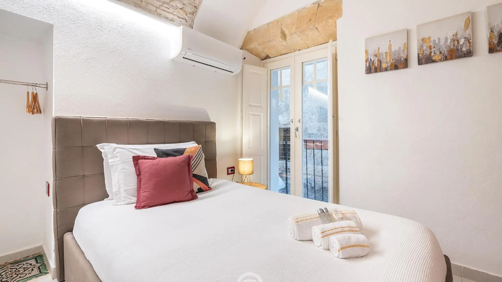 Amo Castle Rooms Cagliari 0*,  Italien